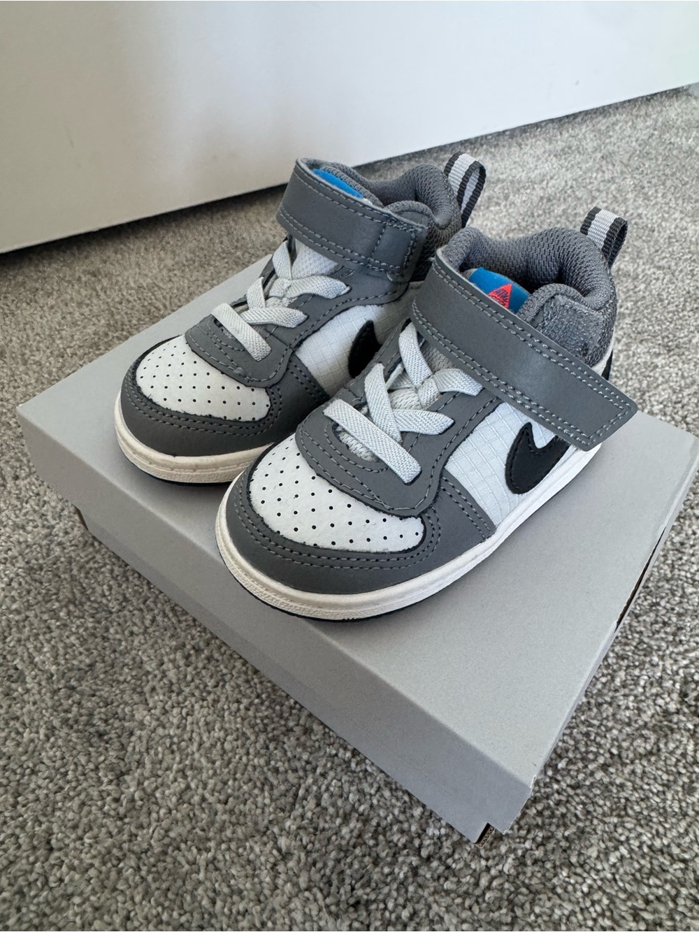 Nike Court Borough Mid - size 5C